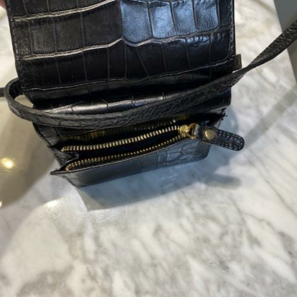 Crossbody - Picture 6 of 6